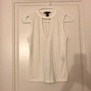 White keyhole top